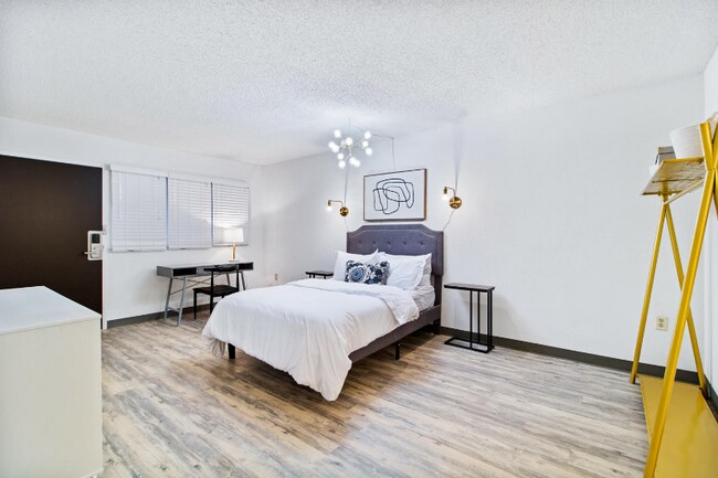 Foto del edificio - 2032 NE Evangeline Thruway