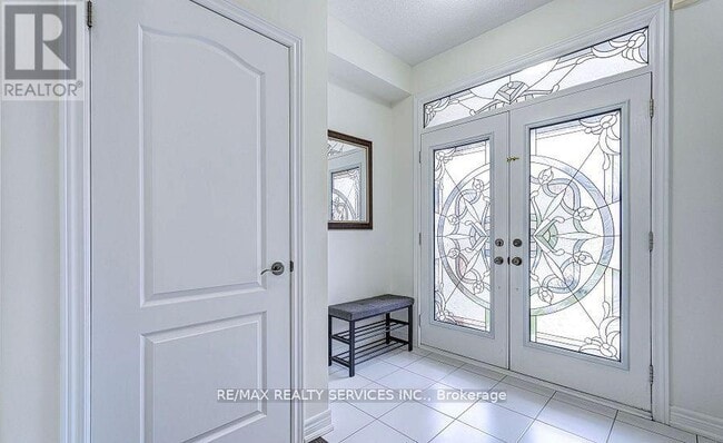 Photo du bâtiment - 13 Ebury Dr