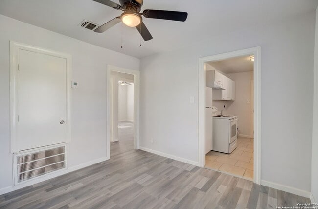 Foto del edificio - 1622 Gorman