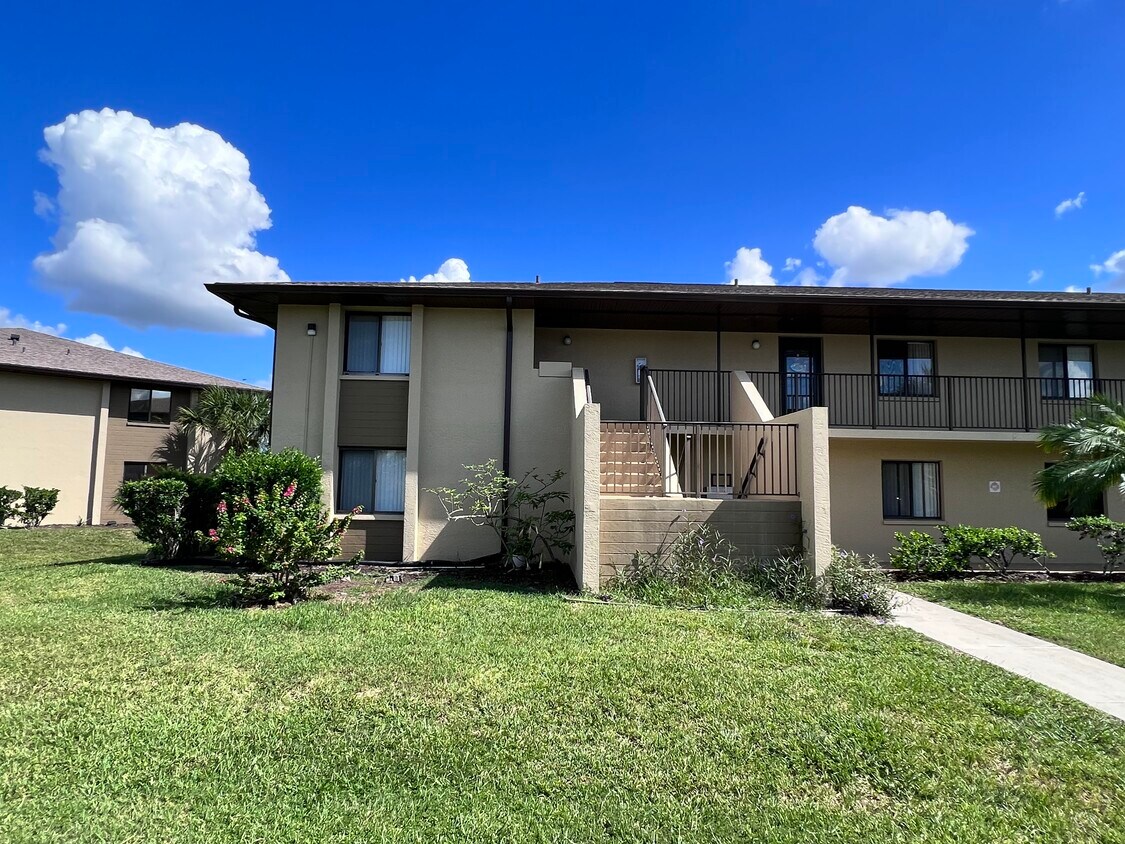 4064 Oakview Dr Unit D1, Port Charlotte, FL 33980 Condo for Rent in