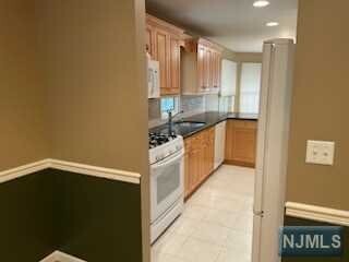 Building Photo - 87 Trotters Ln