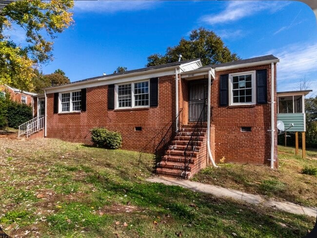 Photo - 1742 Lisbon Drive House