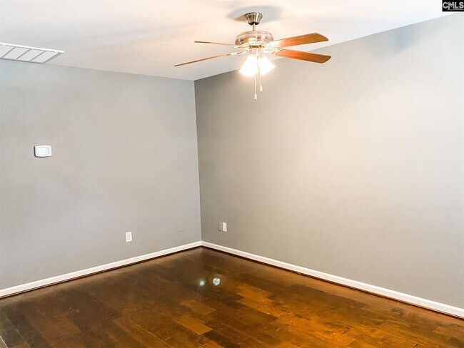 Foto del edificio - 617 Dawson Park Way