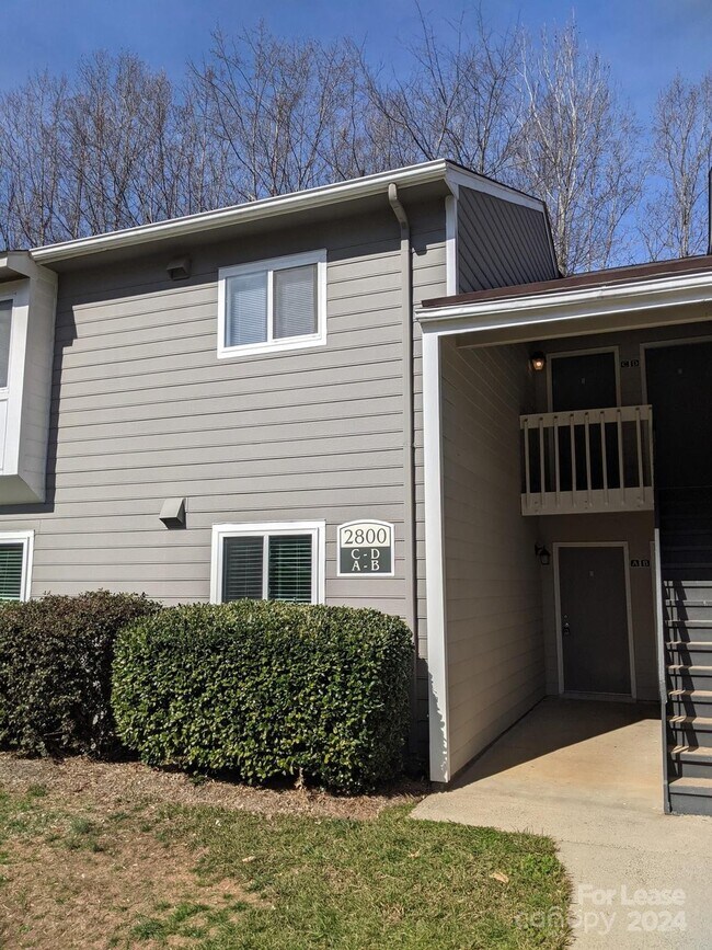 Building Photo - 2800 Heathstead Place