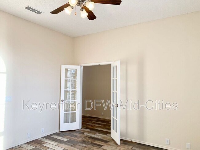 Foto del edificio - 2606 Lonesome Oak Dr