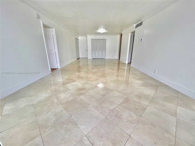 Building Photo - 6770 Indian Creek Dr