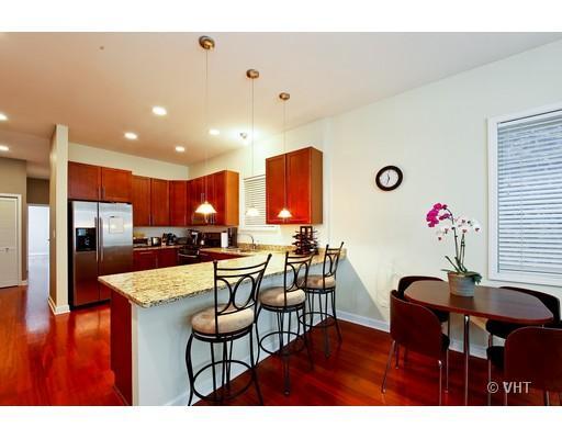 Foto del edificio - 1316 N Wicker Park Ave