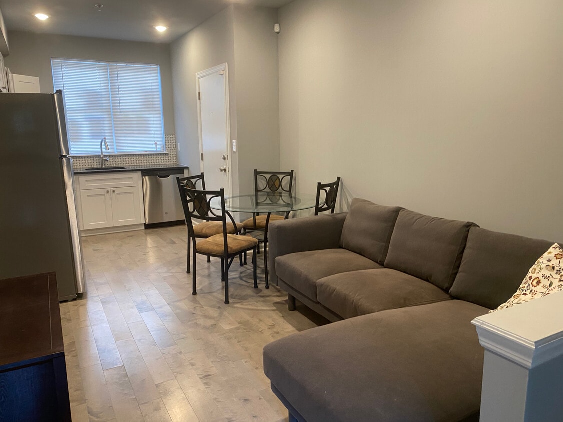 Foto principal - 650 N 33rd St