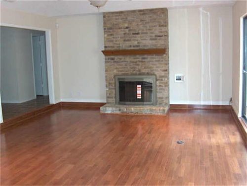 Building Photo - 7 Knoll Pines Ct