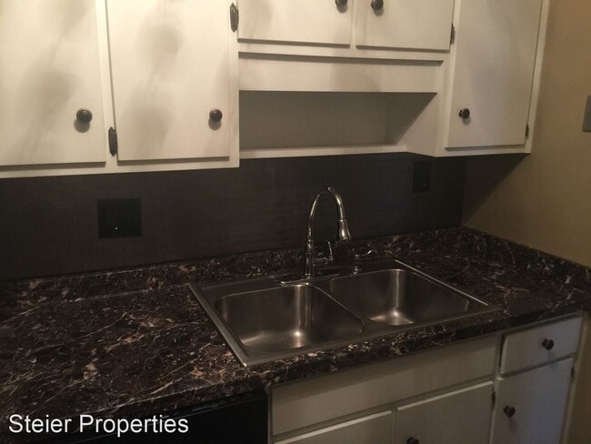 Building Photo - 2 br, 1 bath House - 2214 Sherwood #9