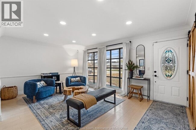 Building Photo - 1325 Laurier Dr