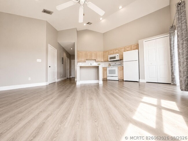 Building Photo - 9847 Perfect Dr