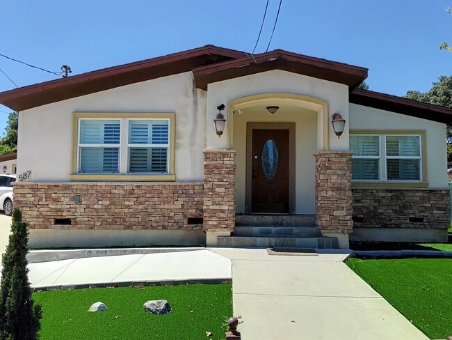 Building Photo - 587 Camino de Gloria