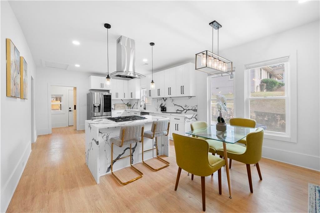 State of the art kitchen with a breakfast area - 2415 Main St NW