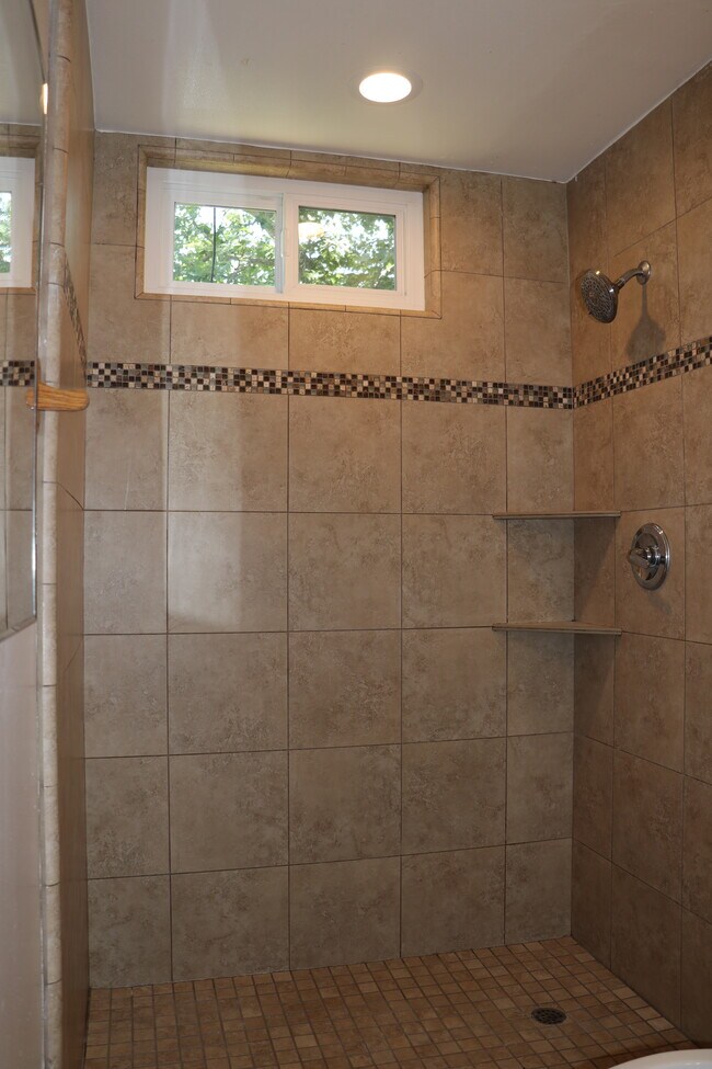 Building Photo - 15200 Via Corfinio