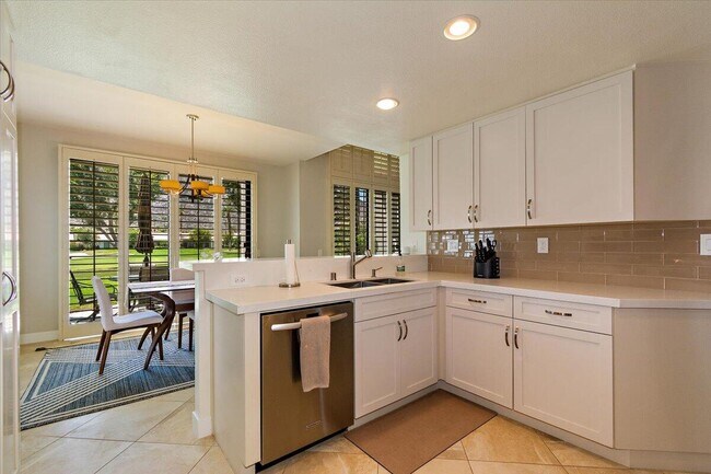 Building Photo - 54985 Oak-Hill