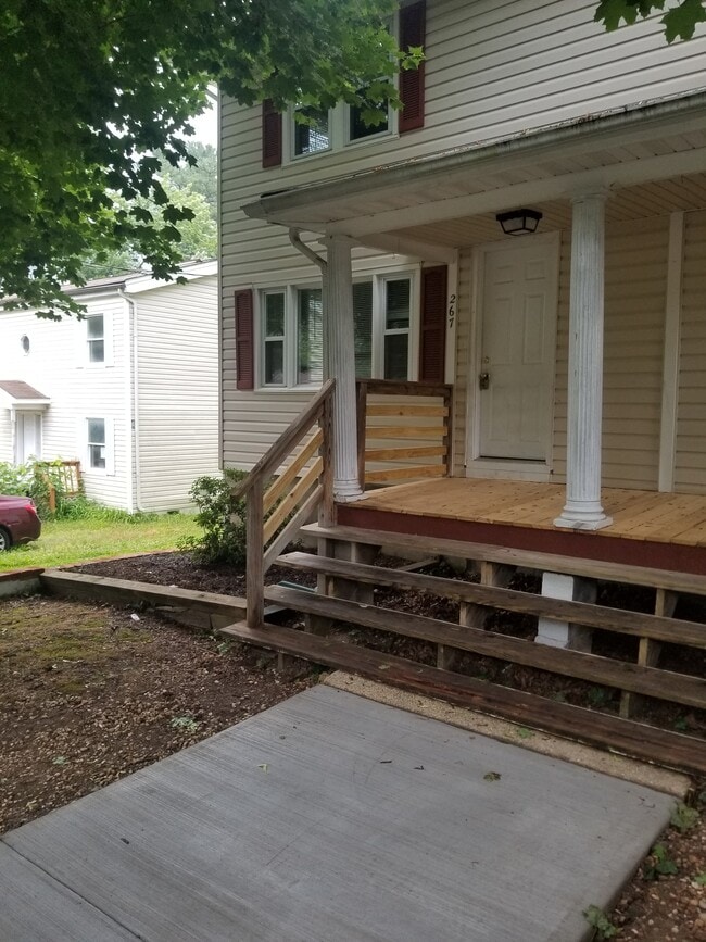 Entrance - 267 West Ave
