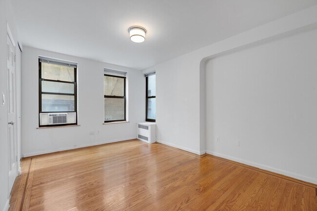 Foto del edificio - 113 E 31st St