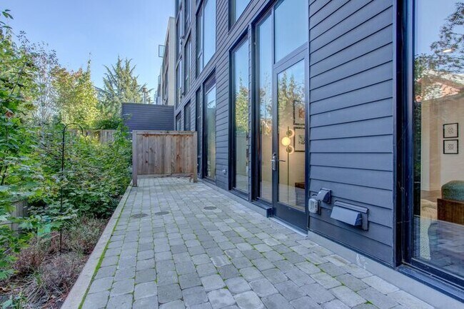 Foto del edificio - Luxury Studio near Salt and Straw! Only $1...