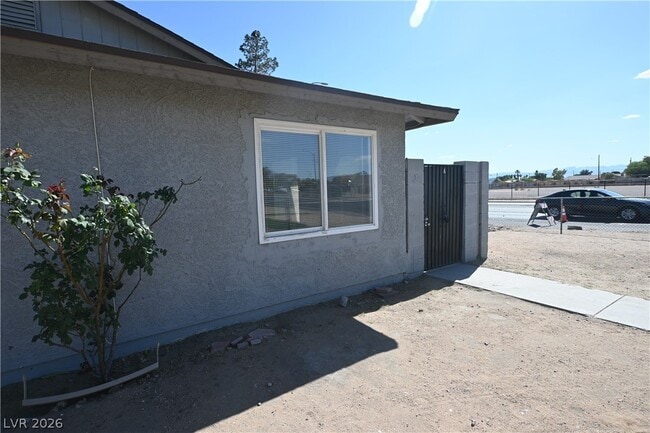 Building Photo - 2334 N Lamb Blvd