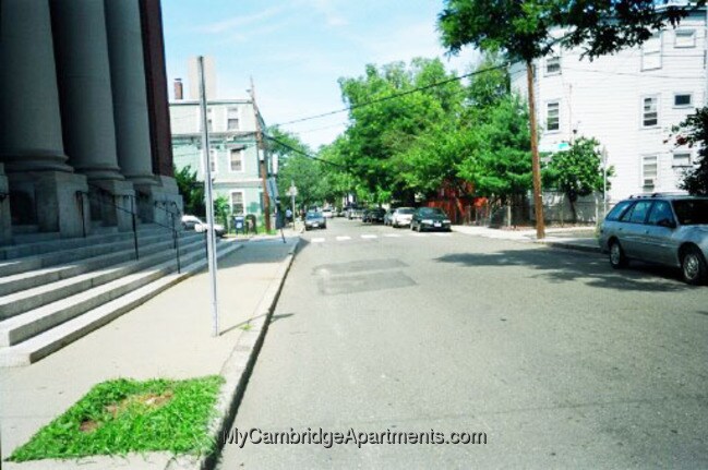 Building Photo - 172 Pearl St