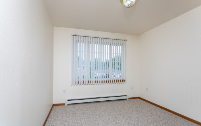 Building Photo - 625 North Ave 1bedroom 1bath