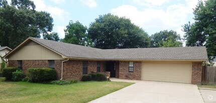 Building Photo - 808 Corey Dr