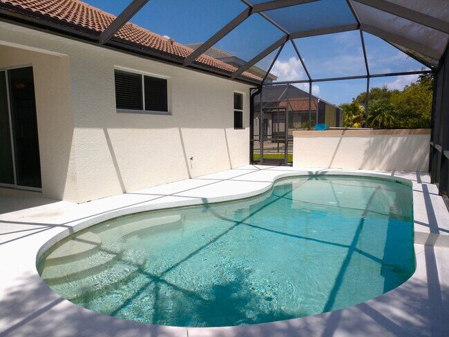 Building Photo - Annual Unfurnished – 3 Bedroom, 2 bath hom...