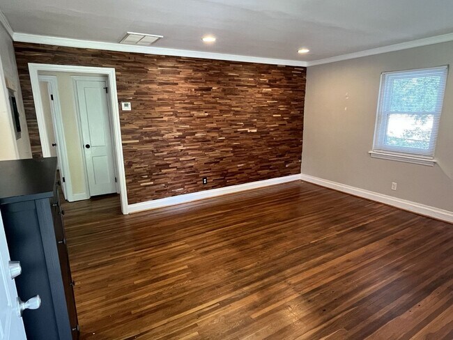 Foto del edificio - Convenient 2 Bedroom Duplex in SouthEnd