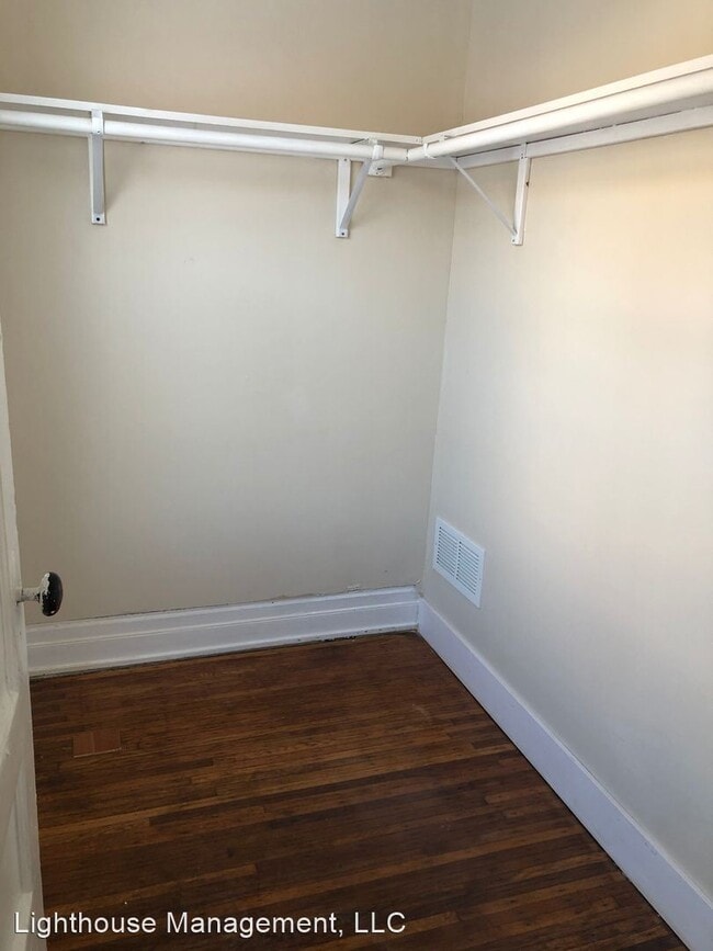 Building Photo - 3 br, 1 bath House - 5 Herbert St.