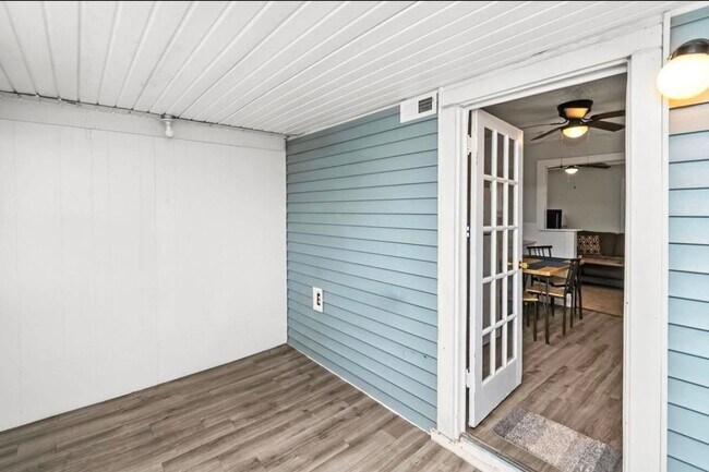 Foto del edificio - 2 Bed • 1 Bath • Central Location