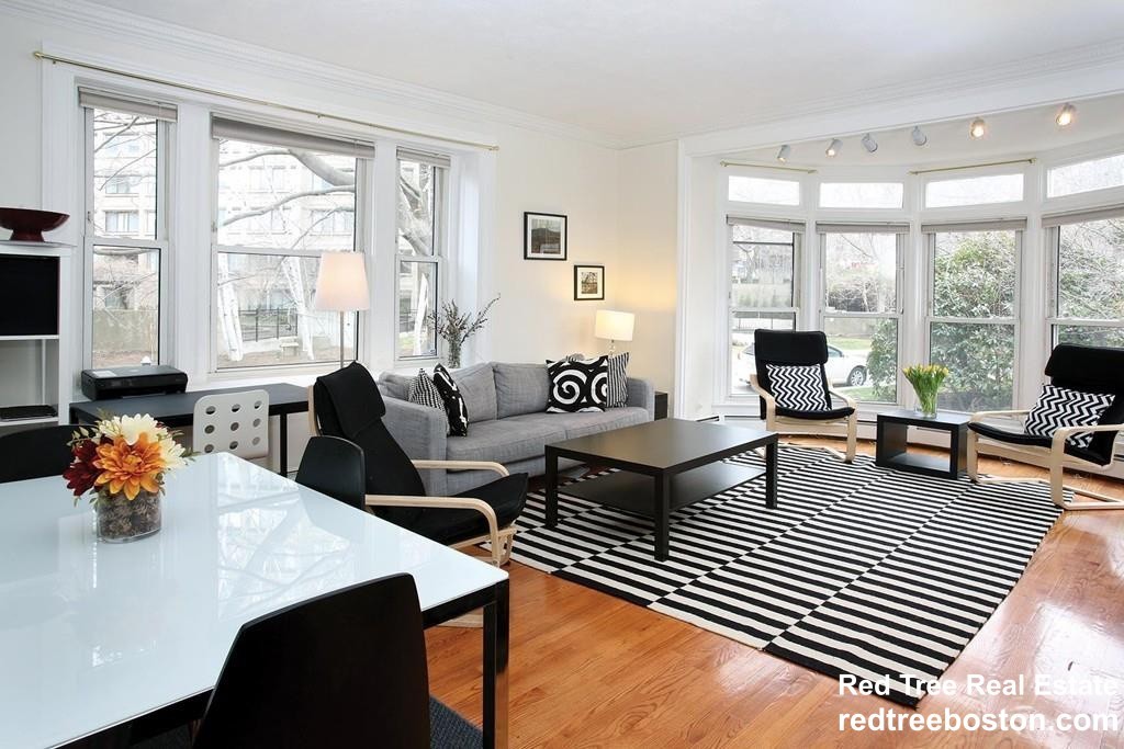 Primary Photo - 17 Regent Cir