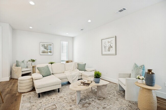 Foto del edificio - 5633 Live Oak St