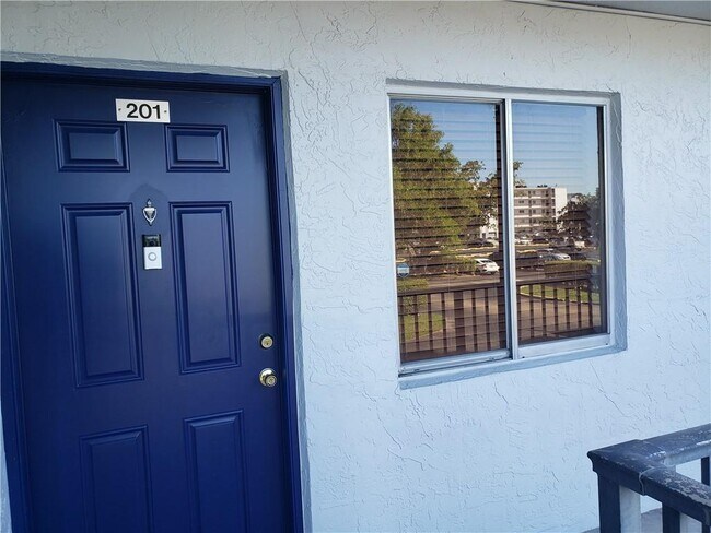 Building Photo - 8540 Sherman Cir N