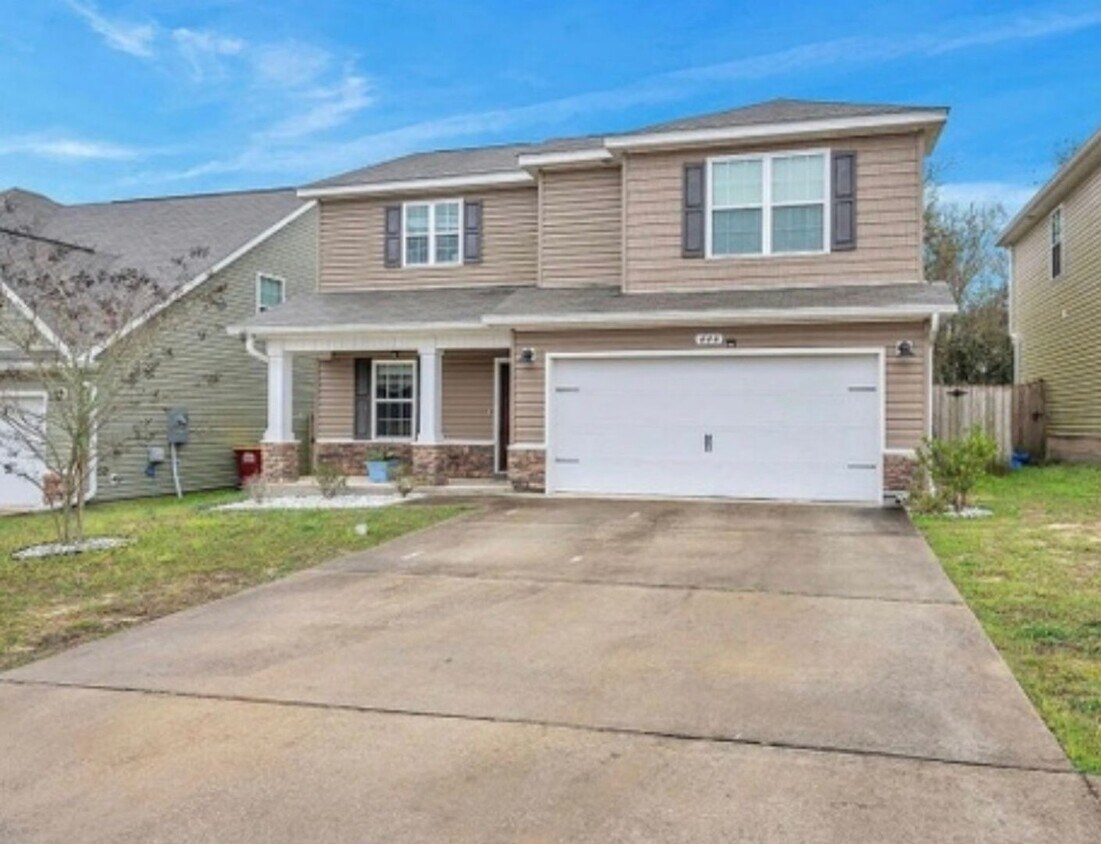 Primary Photo - 448 Eisenhower Dr