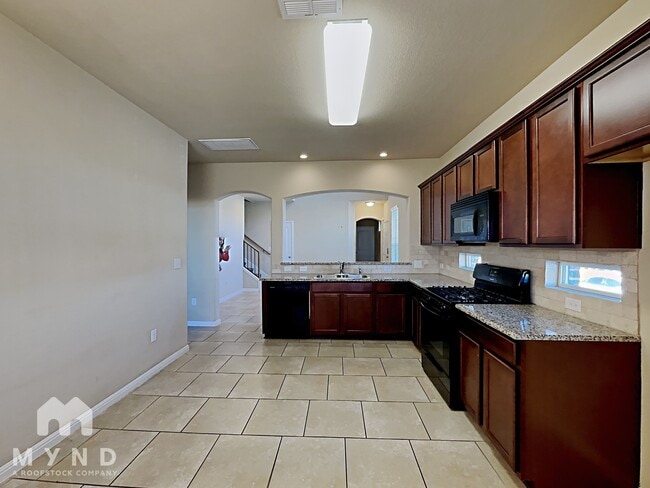 Foto del edificio - 429 Epiphany Ln