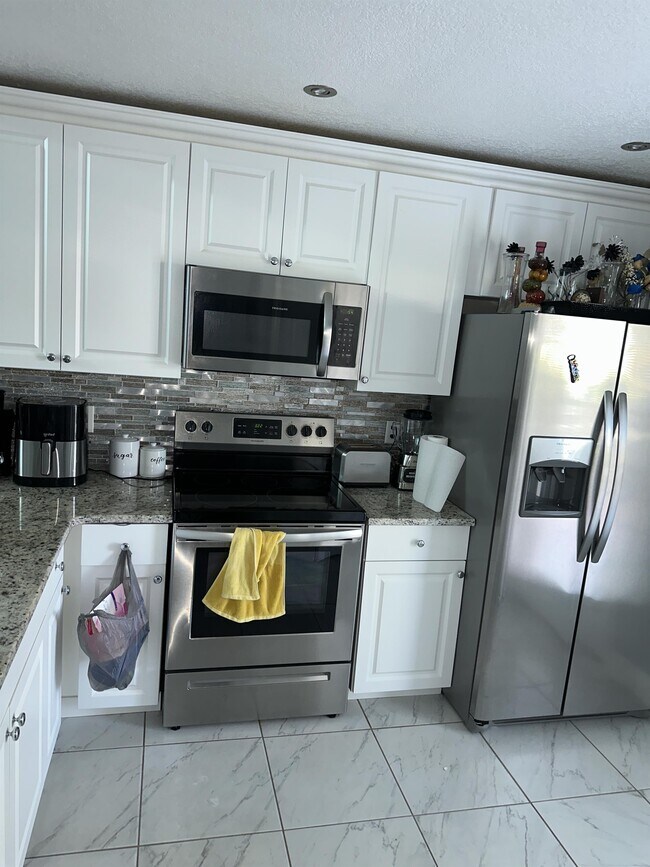 Foto del edificio - 3299 Sandy Shore Ln