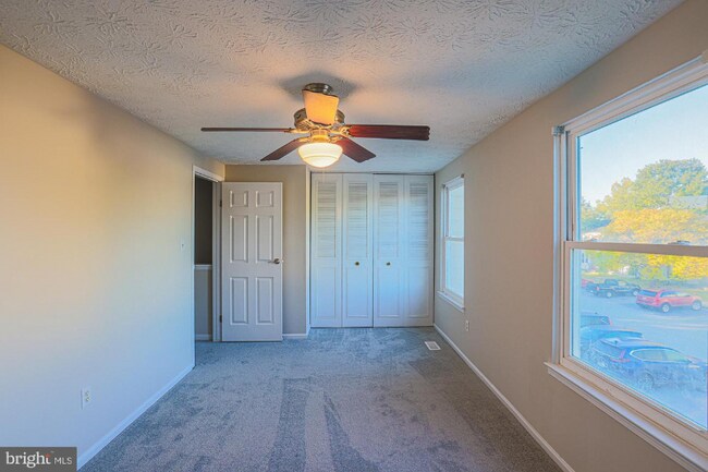 Building Photo - 20 Burbage Ct
