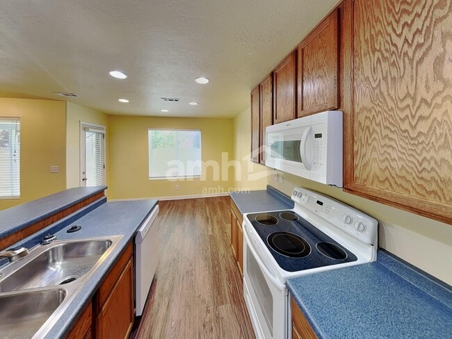 Building Photo - 841 Wilstead Dr