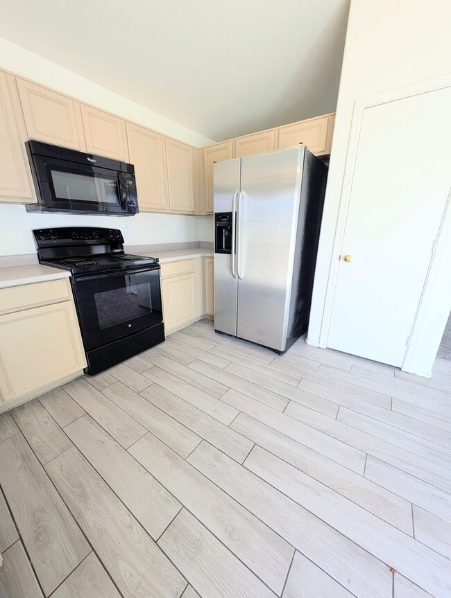 Foto del edificio - AVAILABLE NOW IN GREAT GILBERT LOCATION - NEELY RANCH!!!