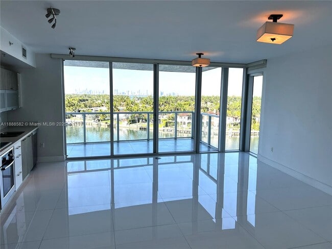 Foto del edificio - 6700 Indian Creek Dr