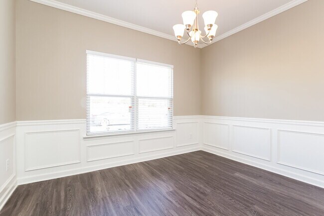 Building Photo - 646 Fieldcrest Dr