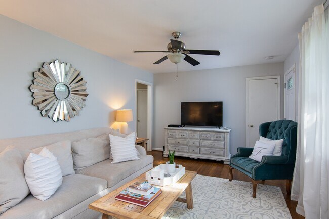 Foto del edificio - 534 Northcrest Drive