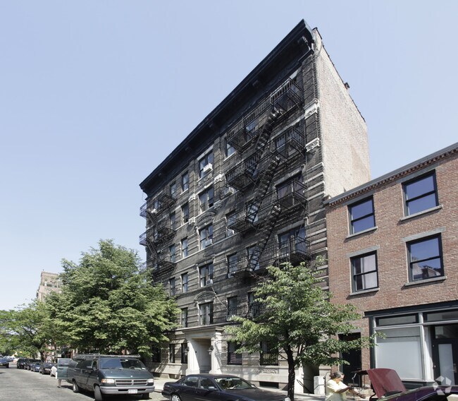 Primary Photo - 269-271 W 12th St