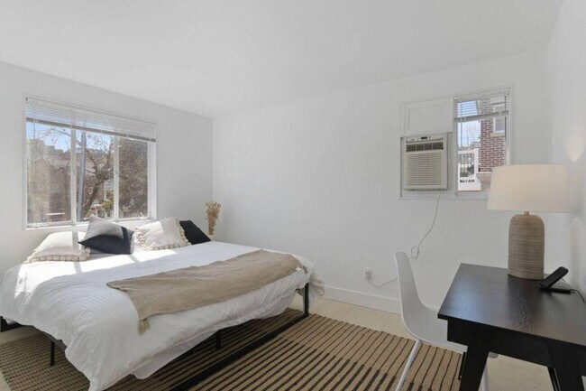 Foto del edificio - 4206 Washington Blvd