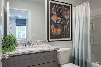 3BR, 2BA - 1378SF- Isabella - Bathroom - The Collection Tate Bend