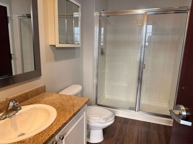 Building Photo - 210 Farmington Ave