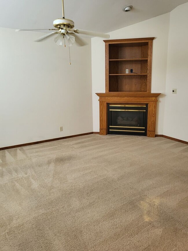 Building Photo - Yuma Duplex