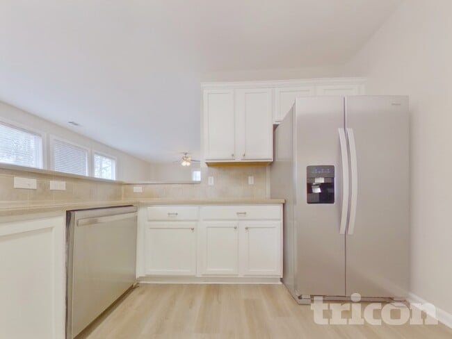 Foto del edificio - 5275 Argyll Ln