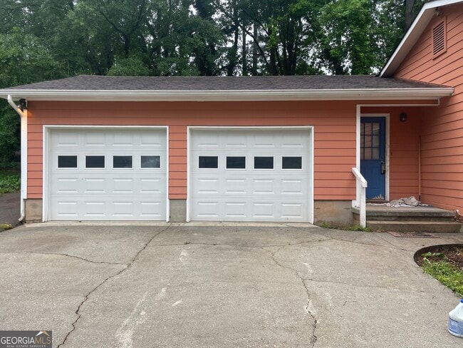 Building Photo - 3285 Midway Rd